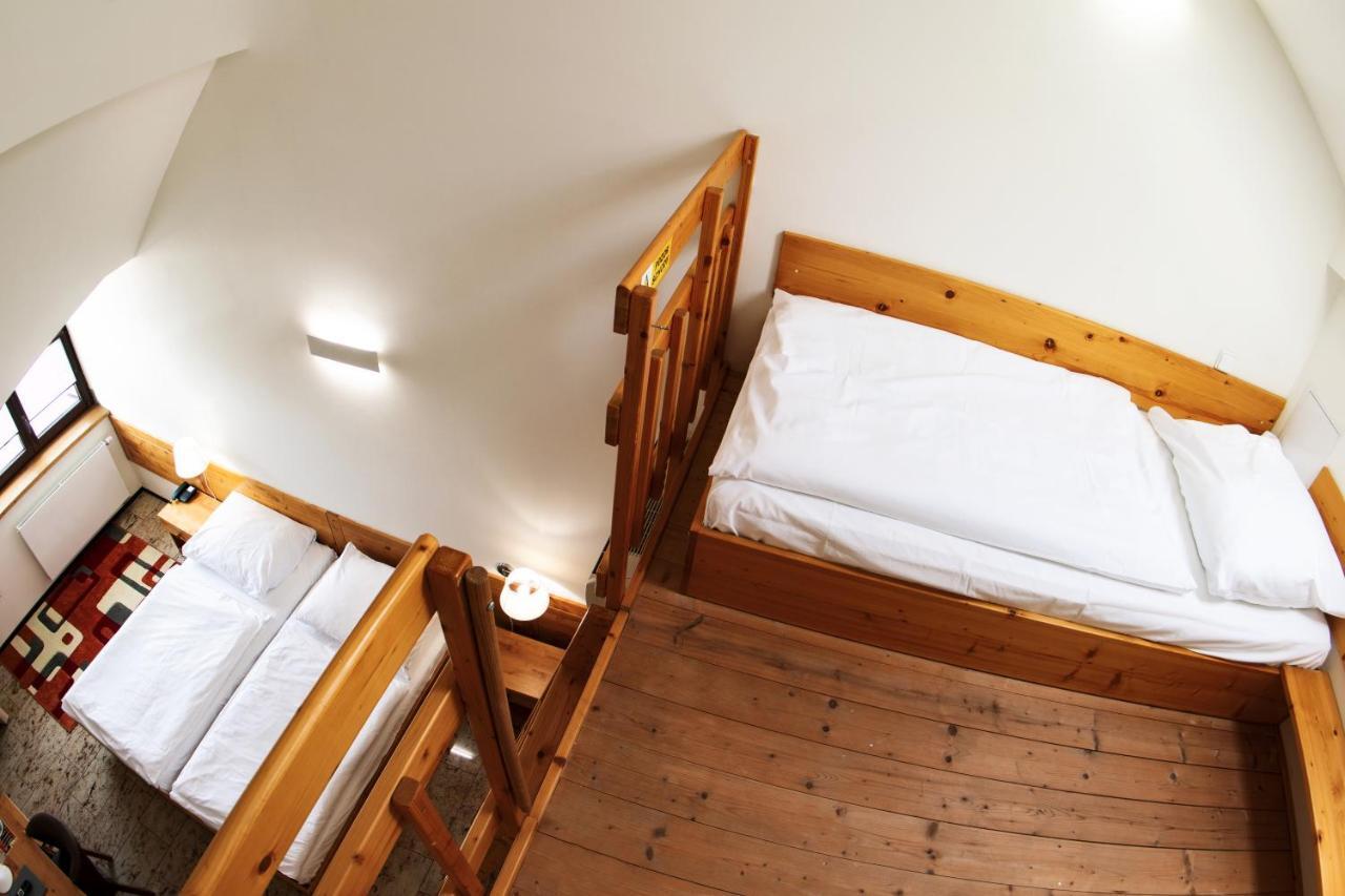 Hotel Slunecni Dvur ブルノ エクステリア 写真